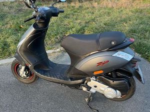 PIAGGIO ZIP 50 CC - ÉTAT NEUF - RÉVISÉ POUR LA VENTE