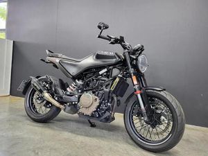 ② HUSQVARNA SVARTPILEN 401 (A2) (ANNÉE DE CONSTRUCTION 2023)