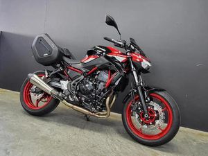 ② KAWASAKI Z 650 PERFORMANCE EDITION (A2 MOGELIJK)