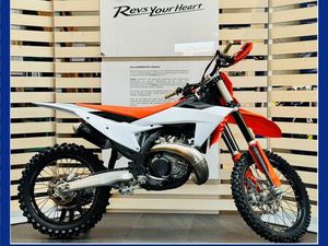 KTM 300 SX * 1. HAND * MODELL 2024 *