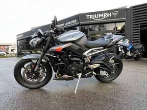 TRIUMPH STREET TRIPLE 765 RS 2025 765 CM3 | MOTO ROADSTER | 620 KM | ARGENT | 56600 LANESTER