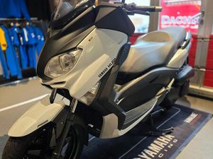 YAMAHA ROLLER YP250 RA AKRA