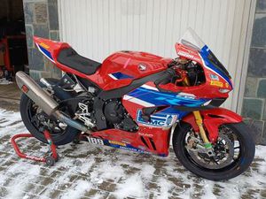 ② HONDA CBR1000 RR-R SP 2025 FSBK