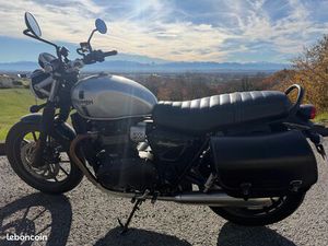 TRIUMPH STREET TWIN 2018