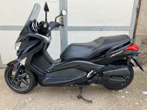 YAMAHA X-MAX 125