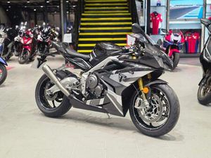 TRIUMPH DAYTONA MOTO2 765 SUPER SPORTS PETROL MANUAL EURO 4 (131 PS) 765 CC