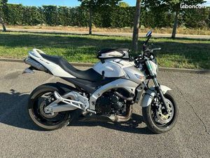 VENDS SUZUKI GSR 600