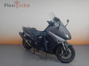 YAMAHA - T-MAX 530