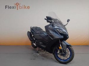 YAMAHA - TMAX