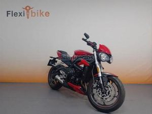 TRIUMPH - STREET TRIPLE
