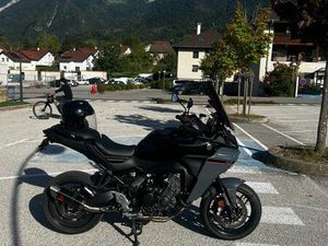 TRAVERS 2025 NOIR – 1ÈRE MAIN – ÉQUIPÉE (AKRAPOVIC, SHIFTER…)