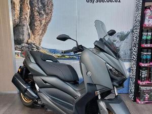 ② YAMAHA X-MAX 300 TECHMAX