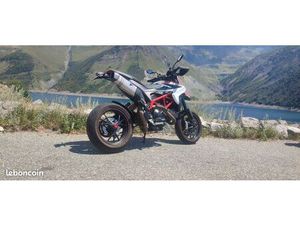 DUCATI HYPERMOTARD 821 SP