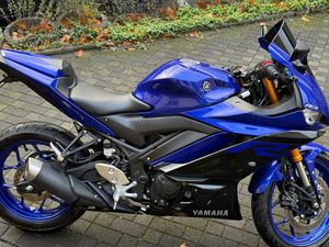 YAMAHA YZF-R3