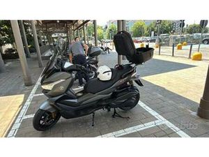 VOGE SR4 MAX GRIGIO ANTRACITE CON BAULETTO