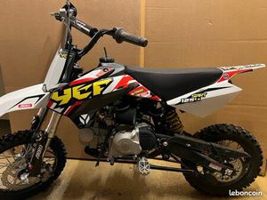 YCF 125. START SE SEMI AUTOMATIQUE