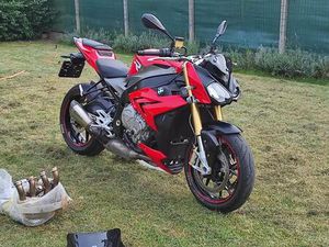 ② BELLE BMW S1000R EN SUPERBE ÉTAT