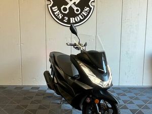HONDA PCX 125CM3 NOIR MAT / BULL ERMAX SPORT / DEMARRAGE SANS CLES REGLEMENT POSSIBLE EN 4-10 FOIS PAR CARTE BANCAIRE - LIVRAISON POSSIBLE