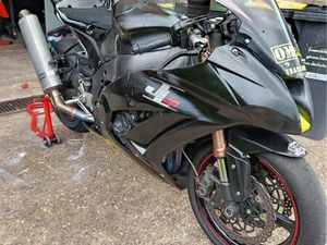 ② KAWASAKI ZX10R CITCUIT