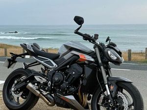 TRIUMPH STREET TRIPLE RS