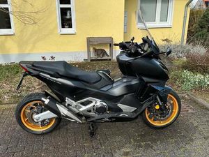 HONDA FORZA 750 – MATT SCHWARZ & GOLD | TOP-ZUSTAND