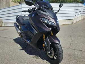 YAMAHA TMAX 560