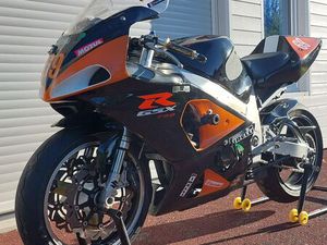 SUZUKI GSX-R 750 PISTE 2003