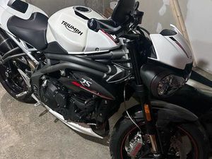 SPEED TRIPLE 1050 RS