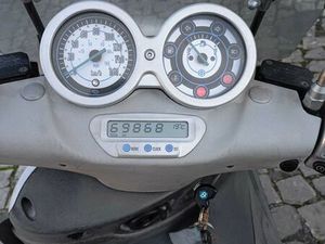 PIAGGIO BEVERLY 200 COIMBRA (SÉ NOVA, SANTA CRUZ, ALMEDINA E SÃO BARTOLOMEU)