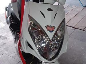 ② SCOOTER KYMCO 125