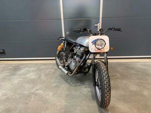 ② ROYAL ENFIELD CONTINENTAL GT 535