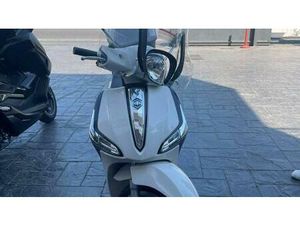 VENDO PIAGGIO LIBERTY 150 S (2025 - 26) USATA A SANT'EGIDIO DEL MONTE ALBINO (CODICE 9828838) - MOTO.IT