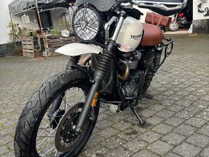 TRIUMPH SCRAMBLER 900