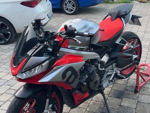 APRILIA TUONO 660