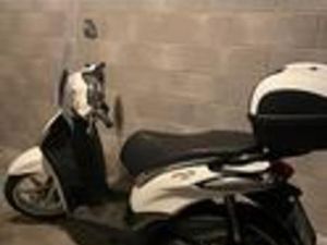 LIBERTY 125 QUASI NUOVO TUTTO ACCESSORIATO