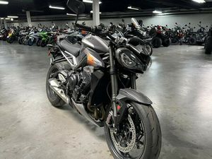 2024 TRIUMPH STREET TRIPLE 765 RS SILVER ICE