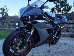 YZF R1 OLD SCHOOL TAÍDE