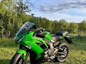 FRÜHJAHRSANGEBOT. KAWASAKI ER-6F GRÜN - PERFEKT FÜR EINSTEIGER
