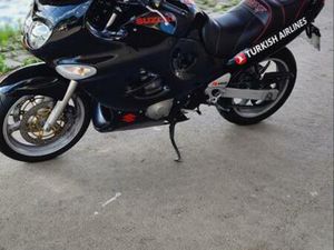 SUZUKI GSX-F MOTORRAD - SPORTLICH & ZUVERLÄSSIG