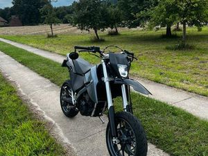 BMW G650 X-MOTO SUPERMOTO KEINE SMCR 690 / 701