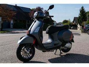 MOTO NEUVE: VESPA GTS 300 SUPER SPORT