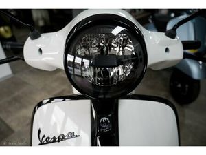 MOTO NEUVE: VESPA GTS 300 SUPER SPORT