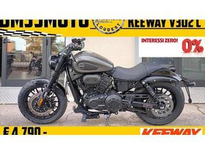 VENDO KEEWAY MOTOR V302 C (2022 - 26) NUOVA A PESCARA (CODICE 9714787) - MOTO.IT