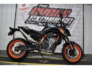 2022 KTM DUKE 890 R