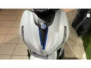 VENDO PIAGGIO BEVERLY 400 S (2025 - 26) NUOVA A NOVARA (CODICE 9852595) - MOTO.IT