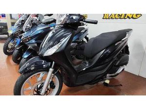 VENDO PIAGGIO MEDLEY 125 (2025 - 26) NUOVA A MAGENTA (CODICE 9695323) - MOTO.IT