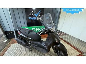 VENDO PIAGGIO BEVERLY 400 S (2025 - 26) NUOVA A TRADATE (CODICE 9879654) - MOTO.IT