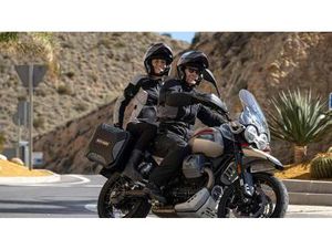 VENDO MOTO GUZZI V85 TT TRAVEL (2024 - 26) NUOVA A MASSA (CODICE 9429540) - MOTO.IT