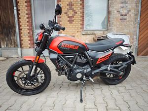 DUCATI SCRAMBLER FULL THROTTLE / 3TKM / 1.HAND / TÜV