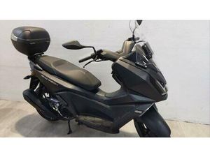 VENDO KYMCO SKYTOWN 125I (2024 - 26) NUOVA A ROSTA (CODICE 9552675) - MOTO.IT